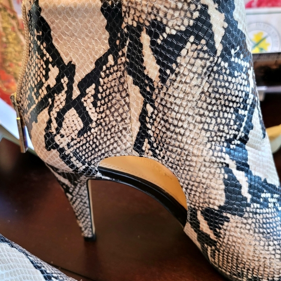 Banana Republic Averie Snakeskin Booties, 7M - Picture 12 of 14